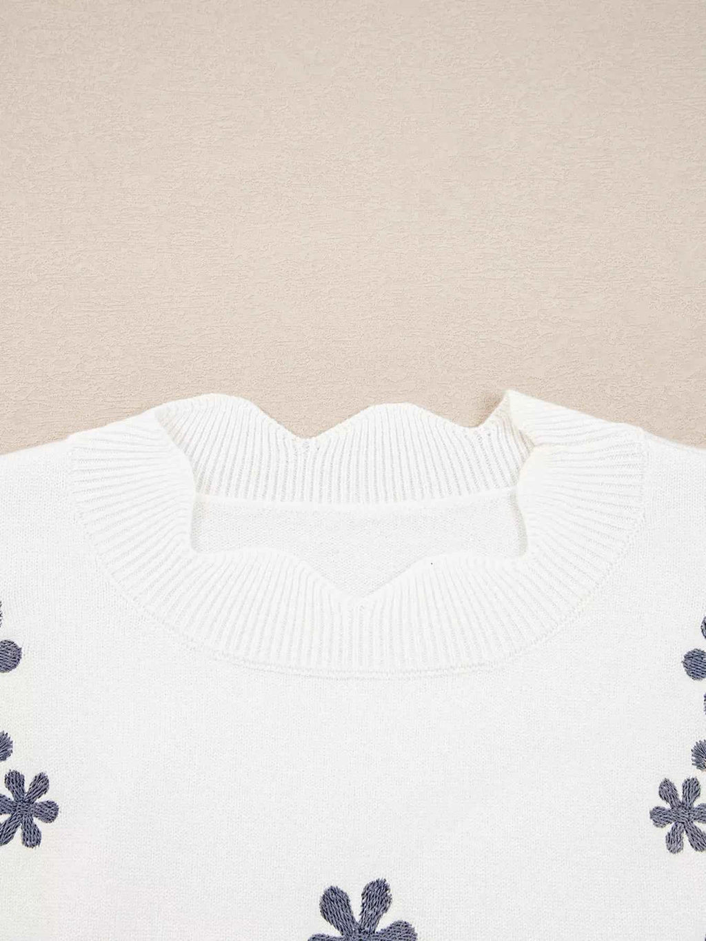 Floral Embroidered Scallop Hem Cropped Sweater 9d186c04cccb41f3acd70dbac737563c-Max-Origin