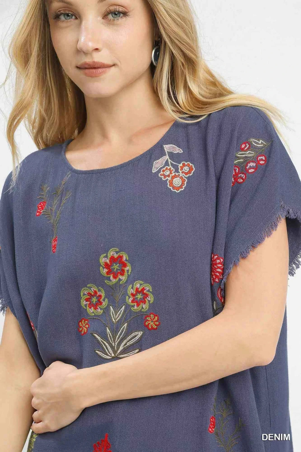 Umgee Linen Blend Embroidered Frayed Hem Top 9d65319f-1147-4f1e-9ad1-b0cf9a6ec587-Max-Origin