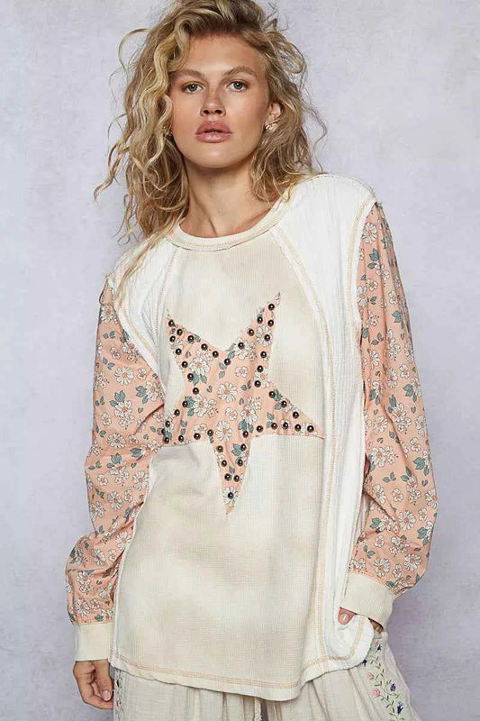 Exposed Seam Star Patch Thermal Top with Floral Sleeves 9d99df2f-ee94-4602-bfea-cfb464a7db11-Max-Origin