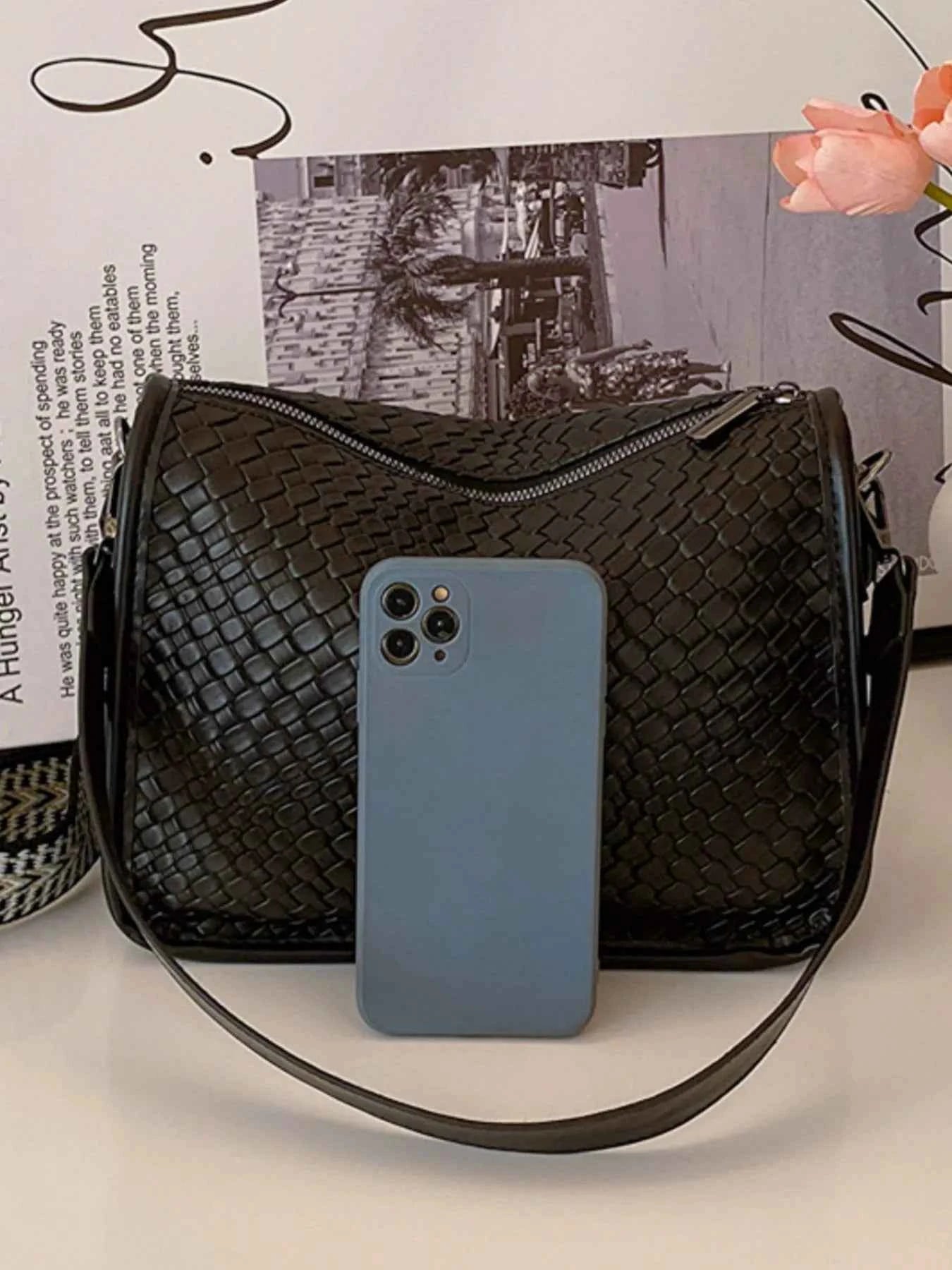 Textured Leather Shoulder Bag 9dd2772b-546f-4839-a26b-9995342ae037-Max-Origin