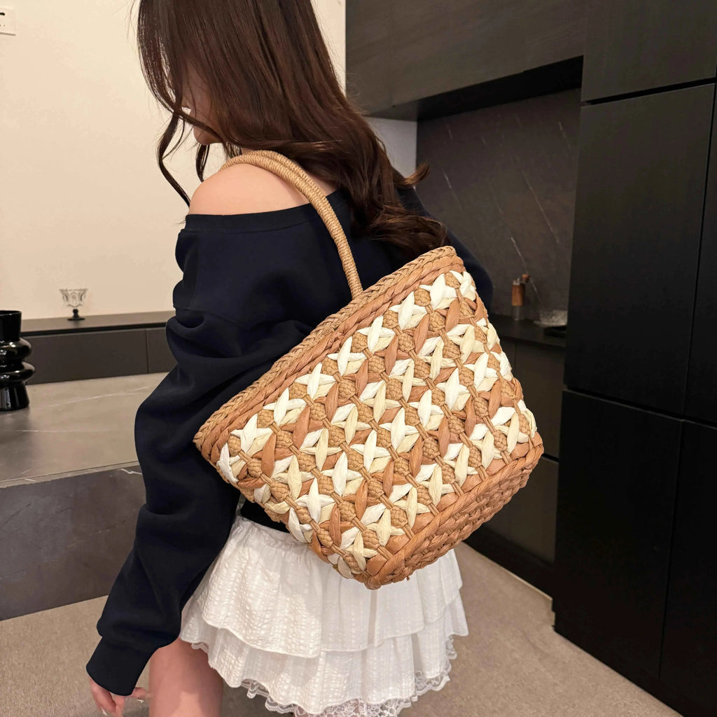 Woven Straw Tote Bag Khaki and White onesize 9e0ffdf96cf74963afff669c768e5e4b-Max-Origin