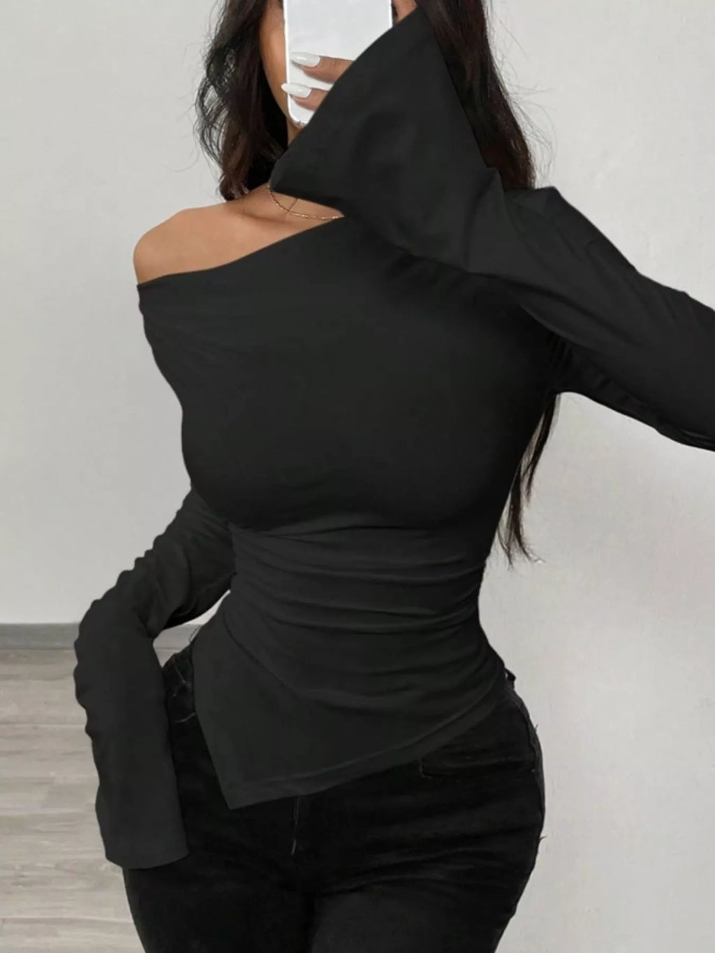 Asymmetrical Long Sleeve Fitted T-Shirt 9e26eb02-0d8a-4a7a-be04-becba5e6ac85-Max-Origin