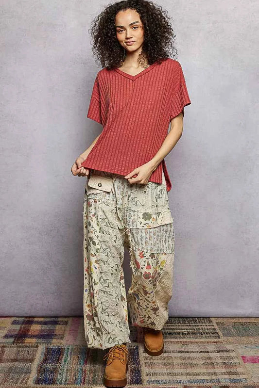 Ribbed Knit V-Neck Short Sleeve T-Shirt with Side Slit 9e43c96c-b3d0-44c4-8acd-3fcbc4336e8f-Max-Origin