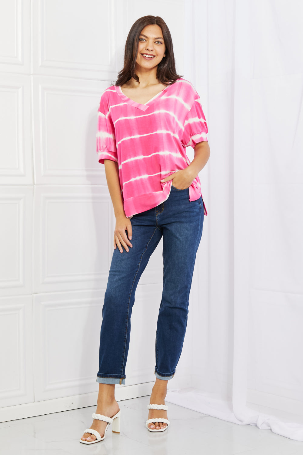 Yelete Full Size Oversized Fit V-Neck Striped Top 9e6f4b0bd0c84e31a3a6a658b68e2eb4-Max