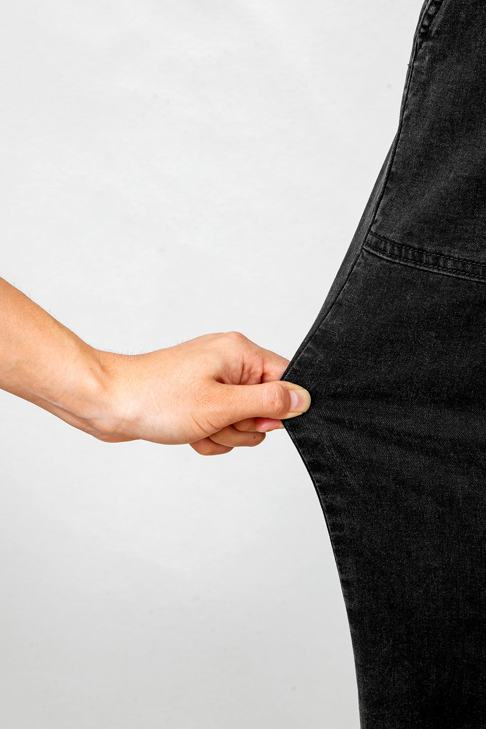 Black Plus Size Elastic Waist Ruffled Wide Leg Denim Pants 9efb50d2e4aa5f77