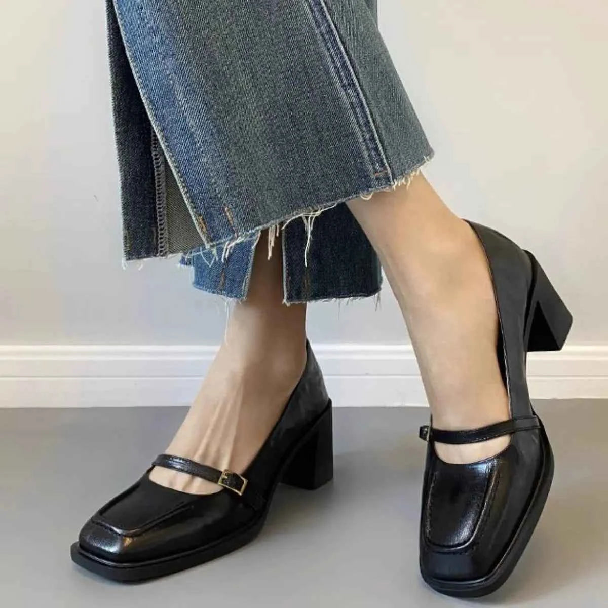 Square Toe Block Heels Pumps 9fe3ef8a-3bf3-4d1a-a36a-635b33ed451f-Max-Origin