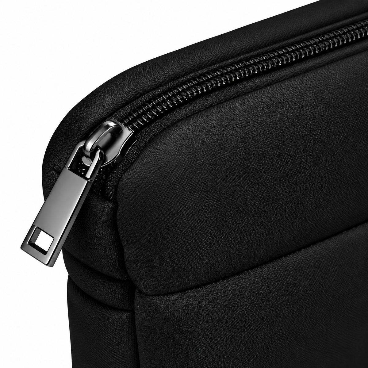Makeup Bag - Black BlackQuiltedPouchZipperClose-Up