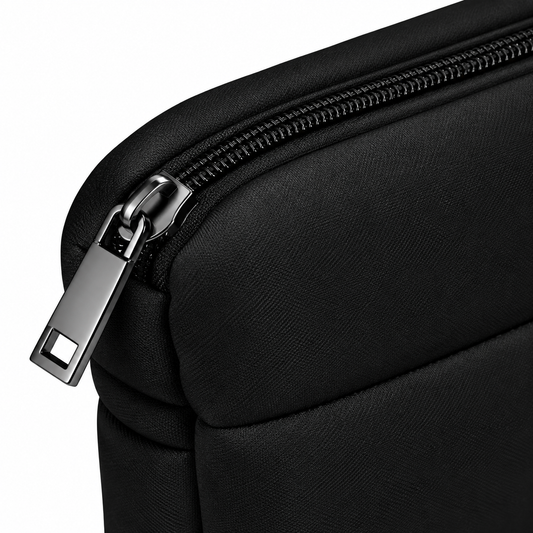 Makeup Bag - Black BlackQuiltedPouchZipperClose-Up