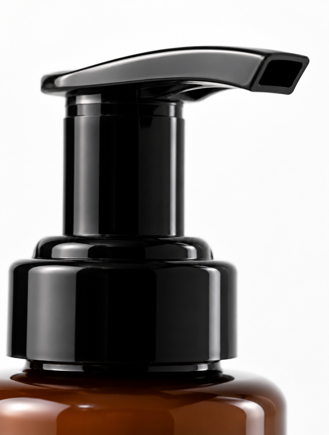 Kale Hydrating Facial Cleanser Blackpumpdispenseronamberbottle