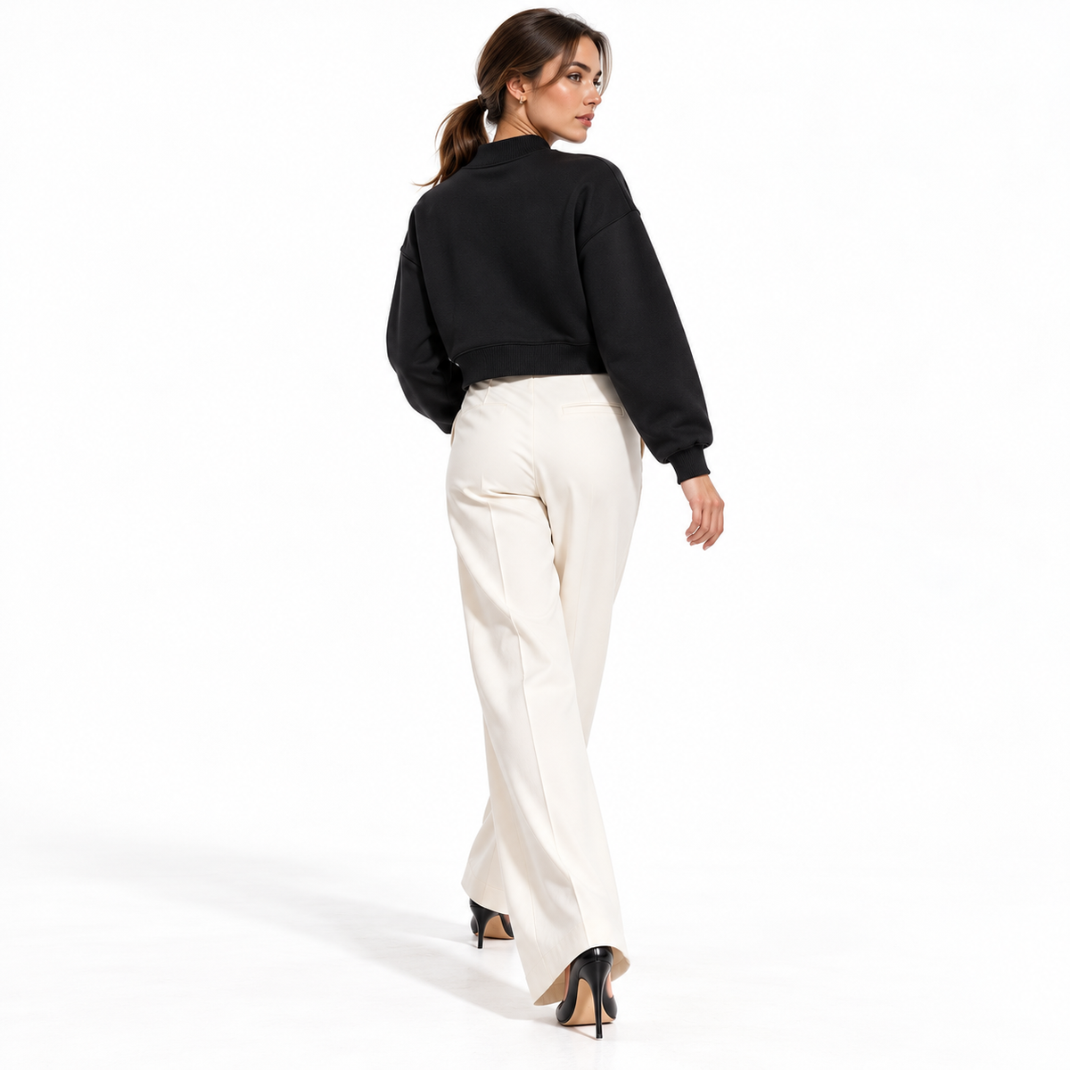 The Relaxed Fleece Mock-Neck Black Sweatshirt ChicOver-ShoulderStudioLook
