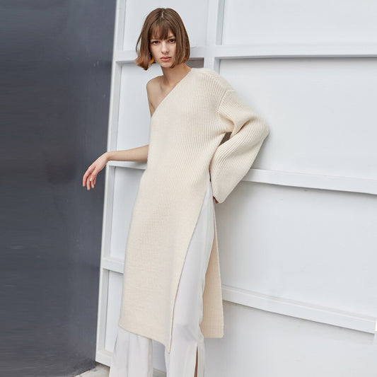 The Asymmetric One-Shoulder Wool Knit D0B4274D49B3FF1C4CA300B584F4C1EC