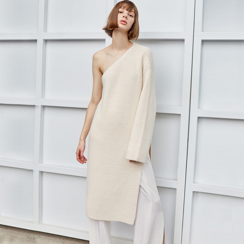 The Asymmetric One-Shoulder Wool Knit F0FFFC4F3CFAA2F91C501AC46F332A24_438cda16-4138-4fe5-91a8-1052711affbe