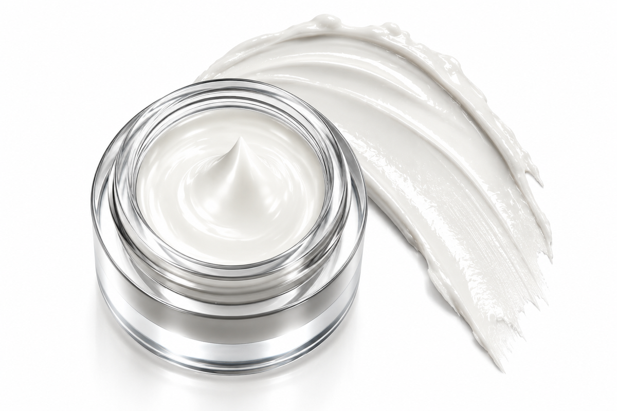 Gel Eyeliner - White Glossy_White_Cream_Jar_and_Swatch