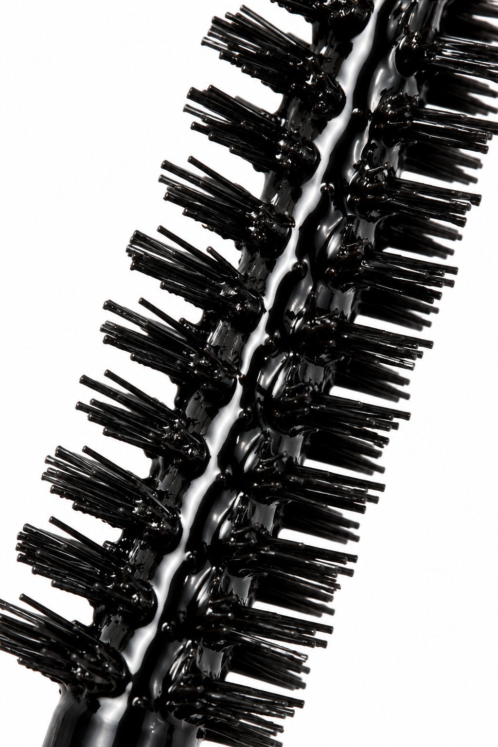 Lengthening Mascara | Water-Resistant Lash Definition Glossymascarawandclose-up