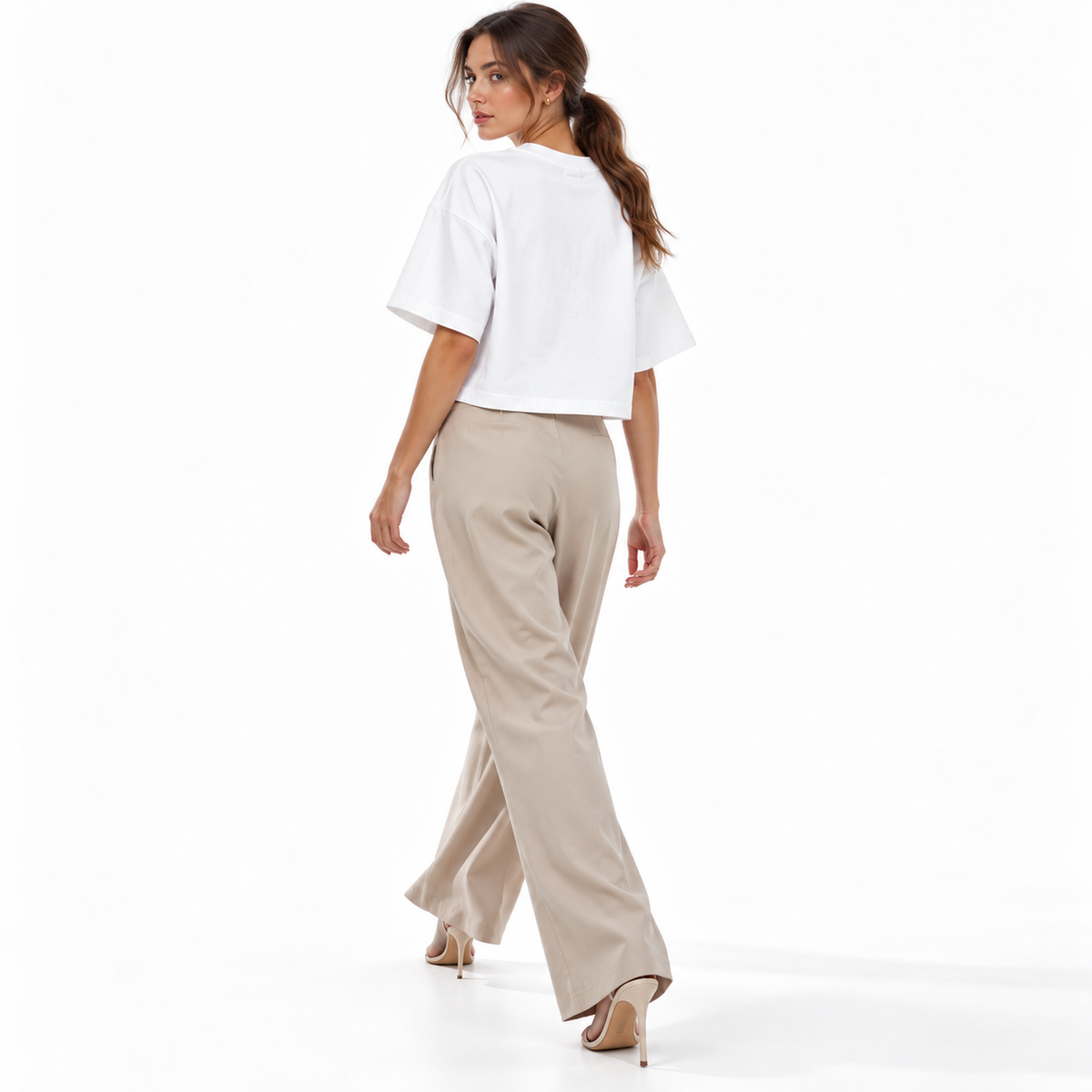 The Boxy Heavyweight White Cotton Tee MinimalistWhiteStudioFashionWalk