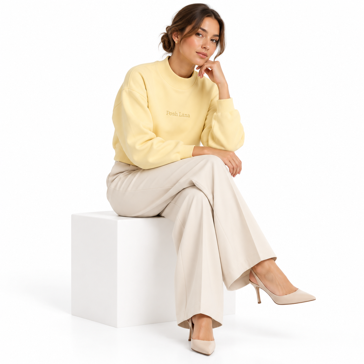 The Relaxed Fleece Mock-Neck Yellow Sweatshirt PastelEleganceonaWhiteCube