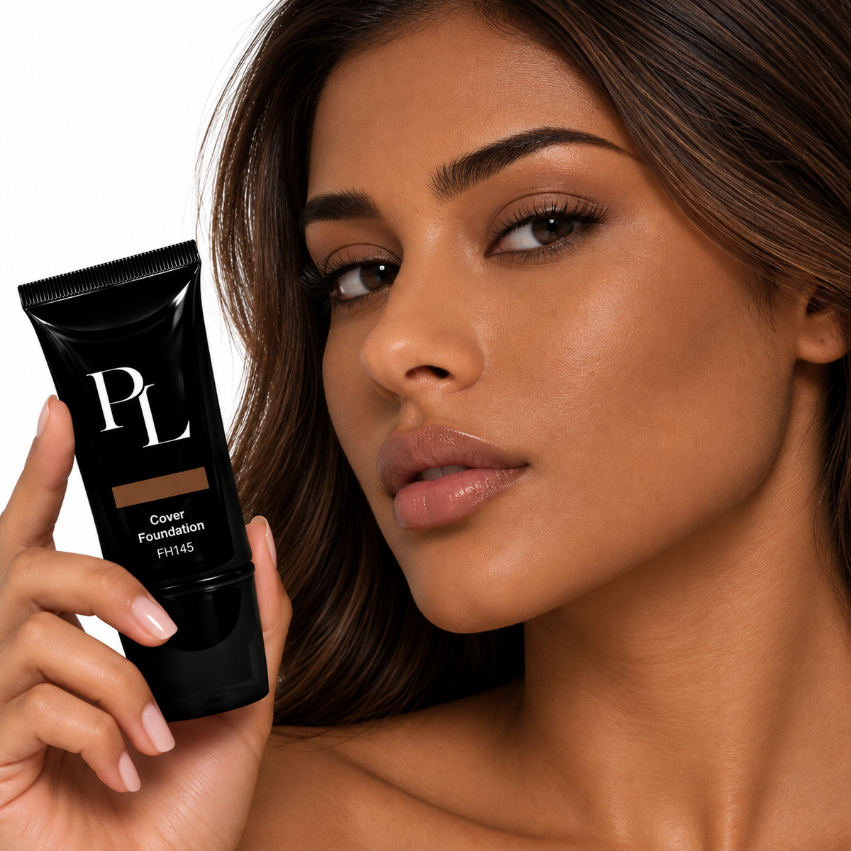 Full Cover Foundation - Brunette RadiantFoundationBeautyClose-Up_ad86127e-f9fa-43b9-a8f5-c039f2a36c5d