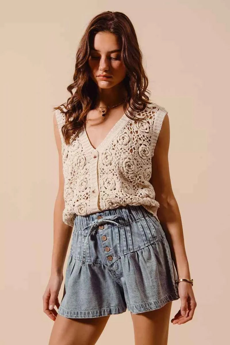 SO ME Flared Denim Shorts with Elasticized Waist a0729b931356417ebc855d876d4b8214-Max-Origin