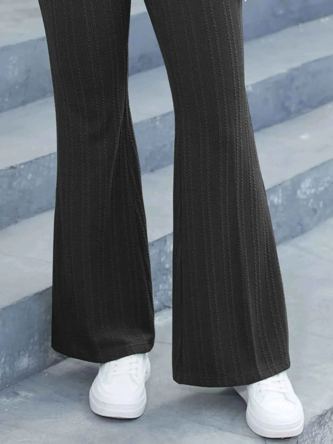 High-Waisted Flare Pants a0875d0e-3039-4894-adbd-4ae41a0611e2-Max-Origin