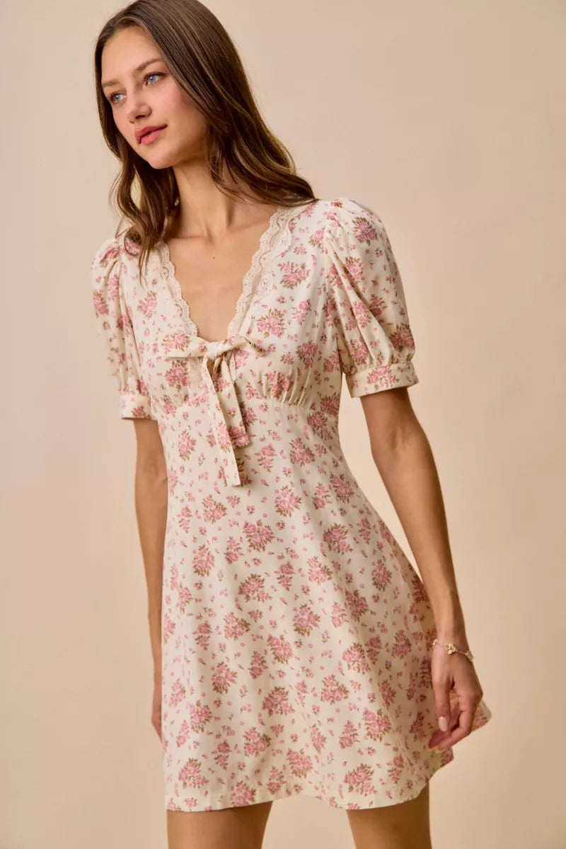 SO ME Floral Lace Trimed Short Sleeves Mini Dress a0bcab8160884db6bc376b91d83d03fb-Max-Origin