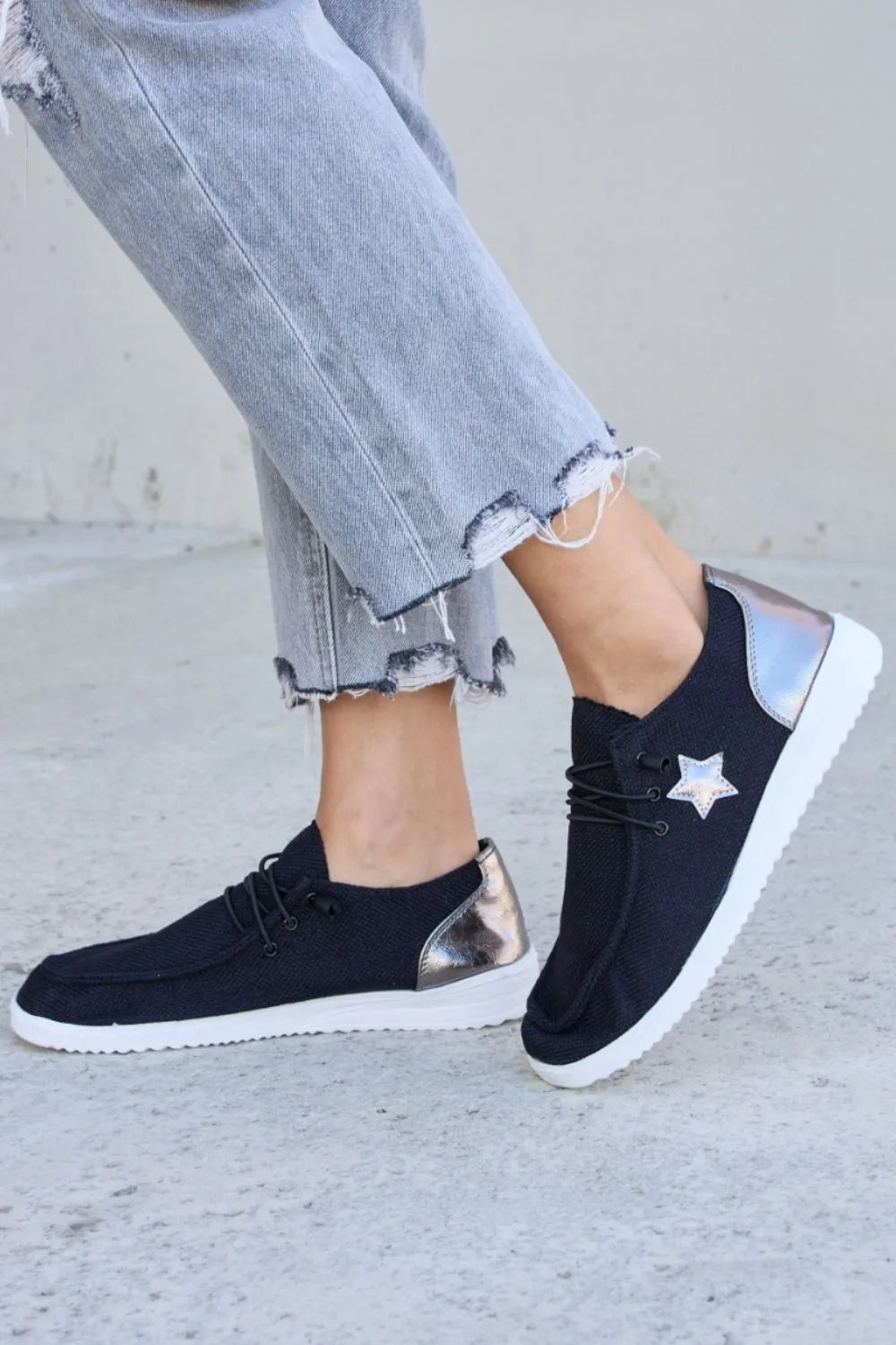 Forever Link Star Lace-Up Flat Sneakers BLACK PEWTER a2435052-0096-44a0-aec4-30a17e0a0a77-Max