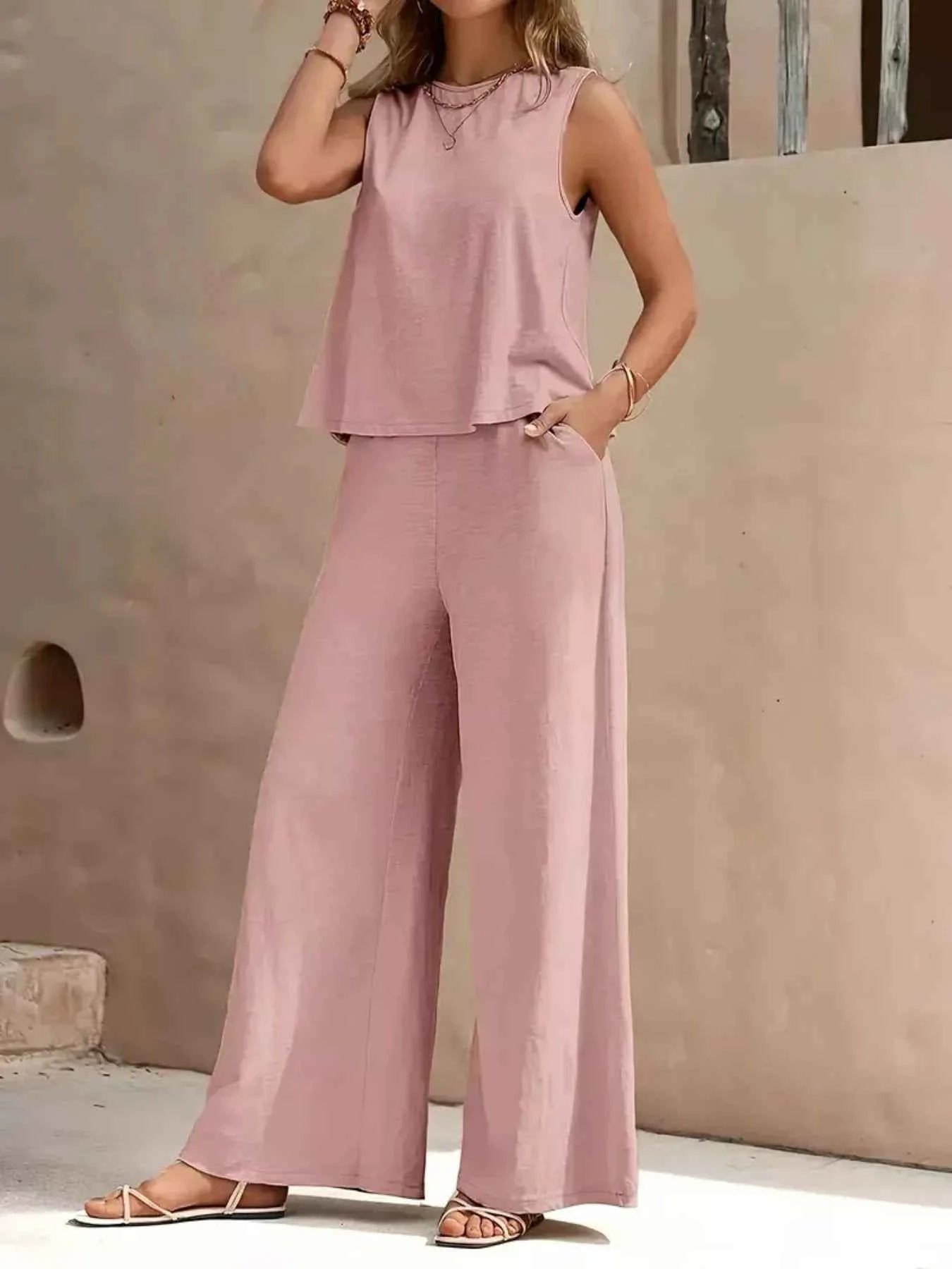 Sleeveless Top and Wide Leg Pants Set a2595ada-869d-4814-a8a7-7589c28bf943-Max-Origin