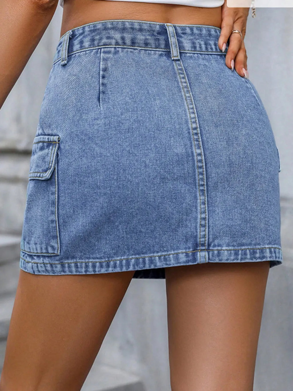 Pocketed Denim Mini Skirt a30b30ba-ed17-46be-8842-20c6cfe595c5-Max-Origin
