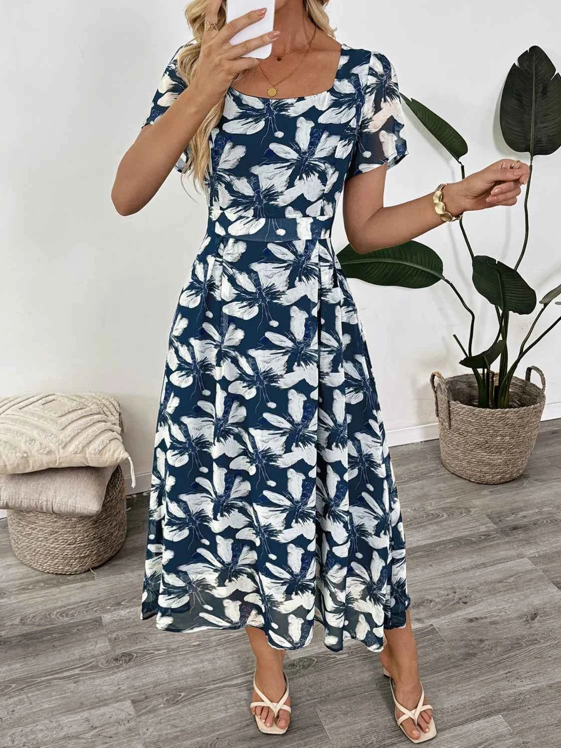 Printed Square Neck Midi Dress a3229b40-9c46-42e3-9a1f-c4fb6ac31b82-Max-Origin