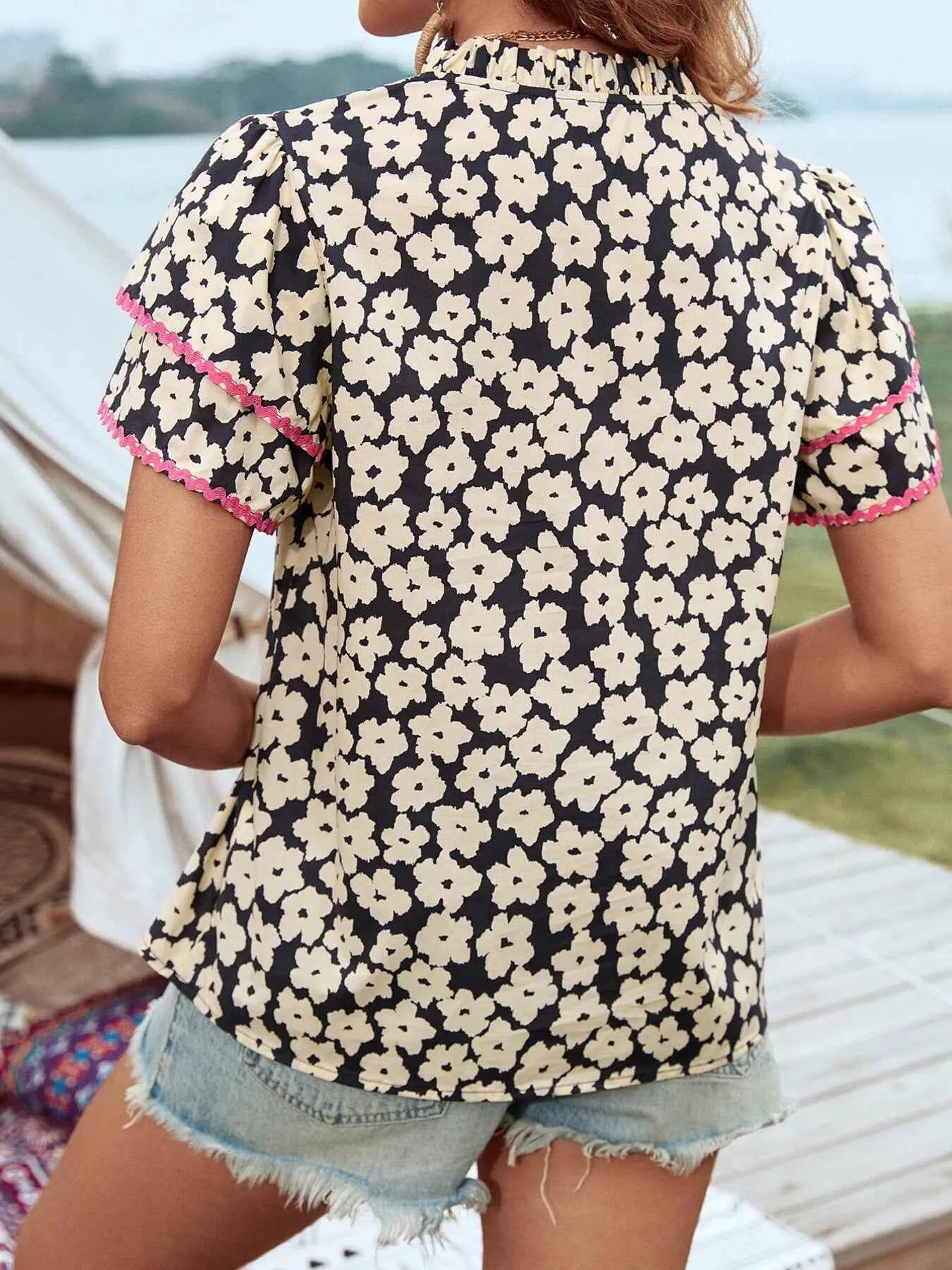 Floral Print Short Sleeve Blouse with Contrast Trim a375f01b45ca4fd4b5b1f5bd146058b9-Max-Origin