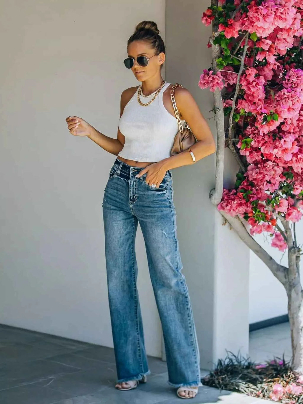 Frayed Hem High-Waisted Wide Leg Jeans a3bbb002d6b2441c80ed7702d2d59051-Max-Origin