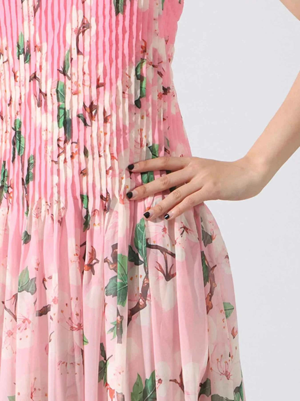 Floral Print Pleated Maxi Dress a4e0d63f-0a2b-4e80-b65e-2f975fe80c81-Max-Origin