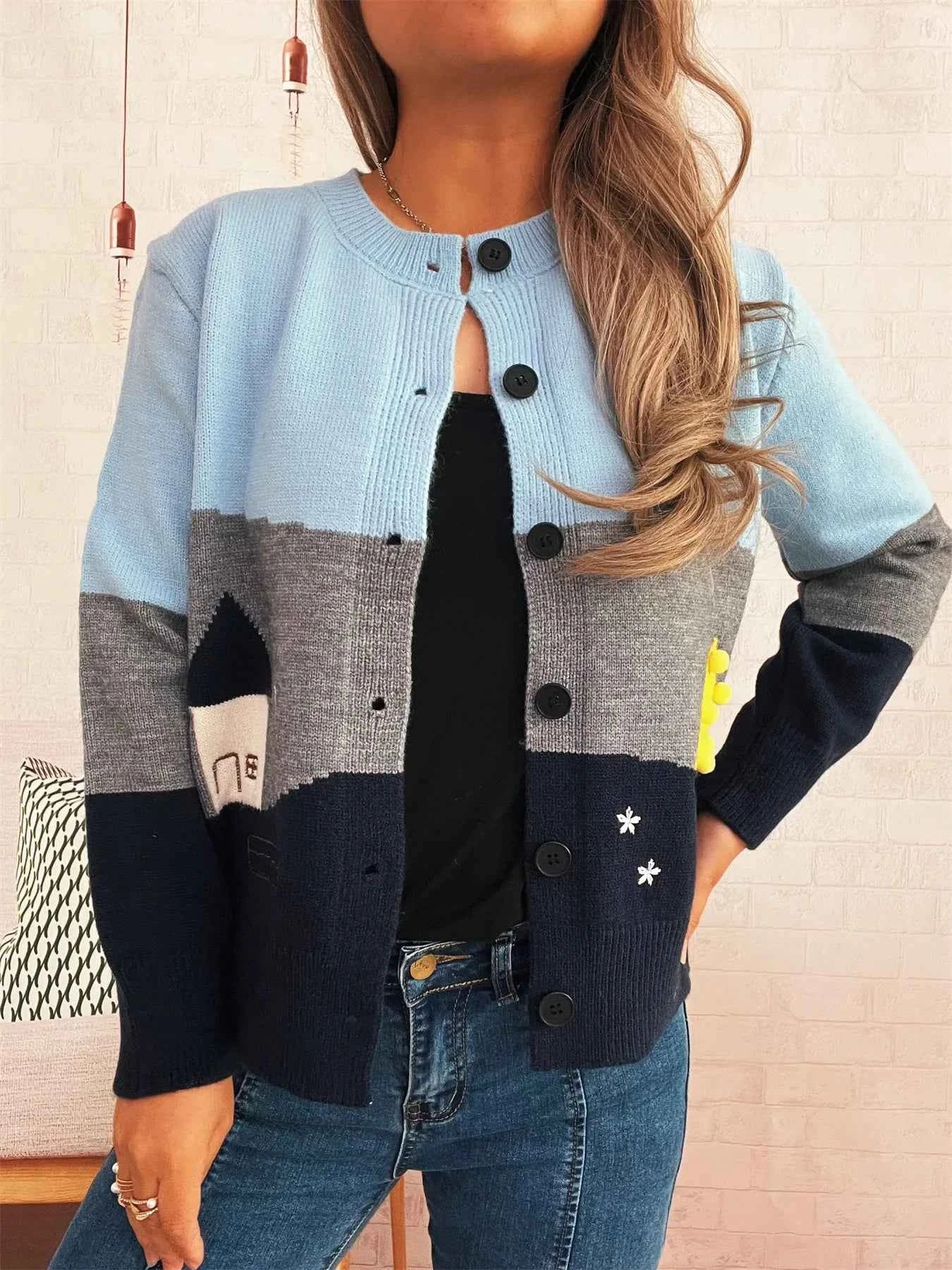 Color Block Button-Up Cardigan a4e56a752cea4e6c9c46e9f5aa4f7987-Max-Origin