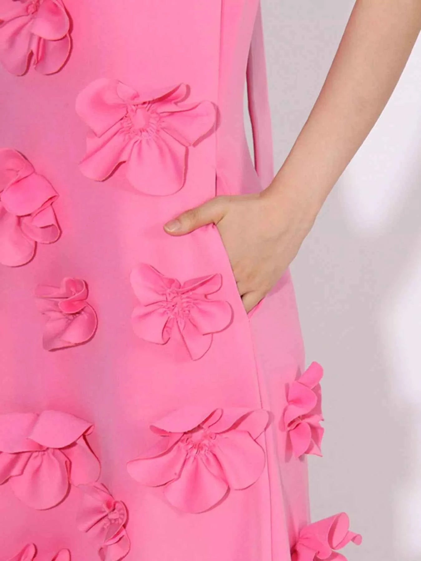Floral Applique Mock Neck Sleeveless Maxi Dress a58077e4-5285-4097-8001-3fec97a7e4dd-Max-Origin