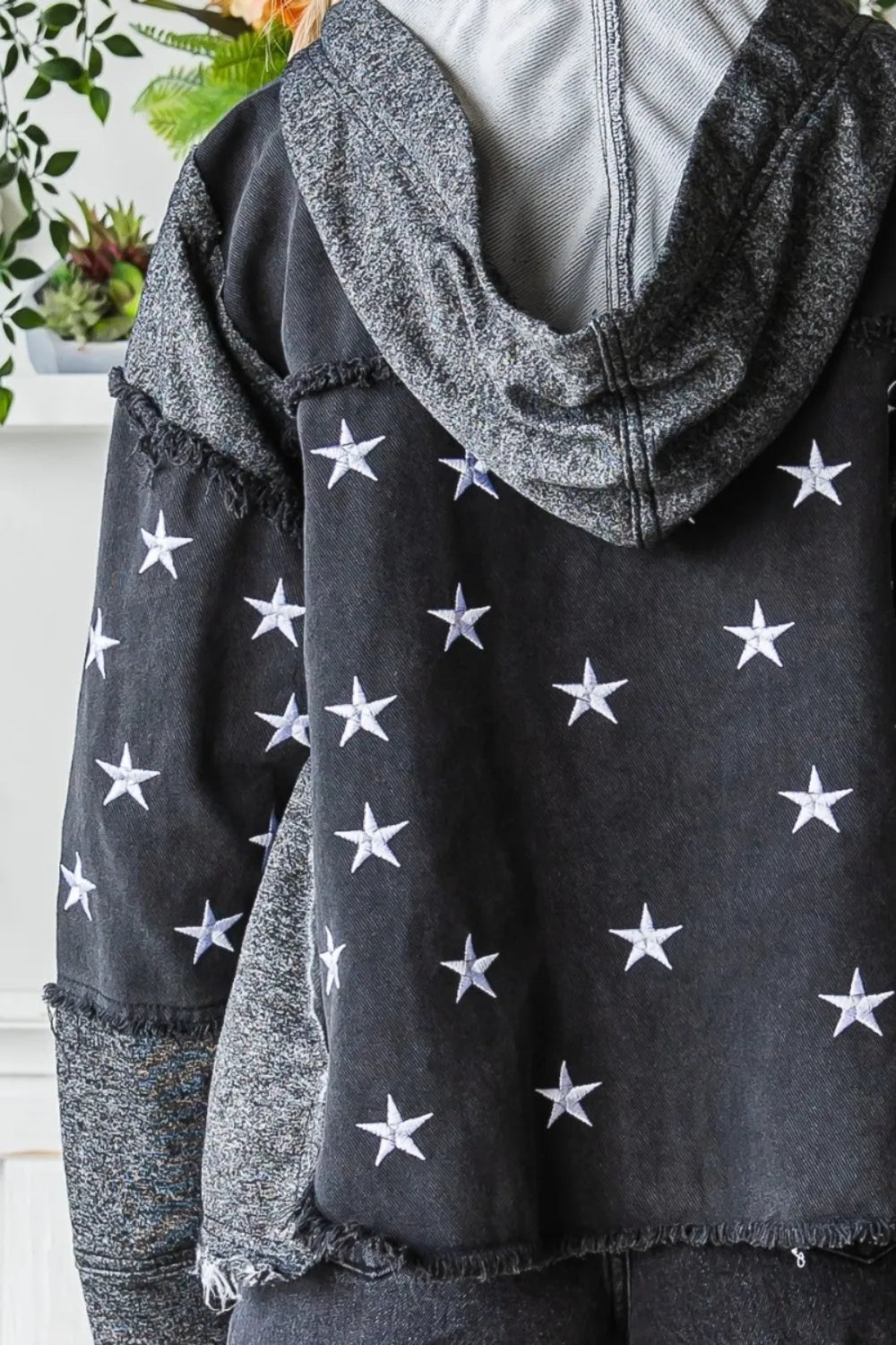 Veveret Star Embroidered Hooded Denim Jacket a5988c17-8511-44a6-8a8a-ff7f6c8a8dc7-Max