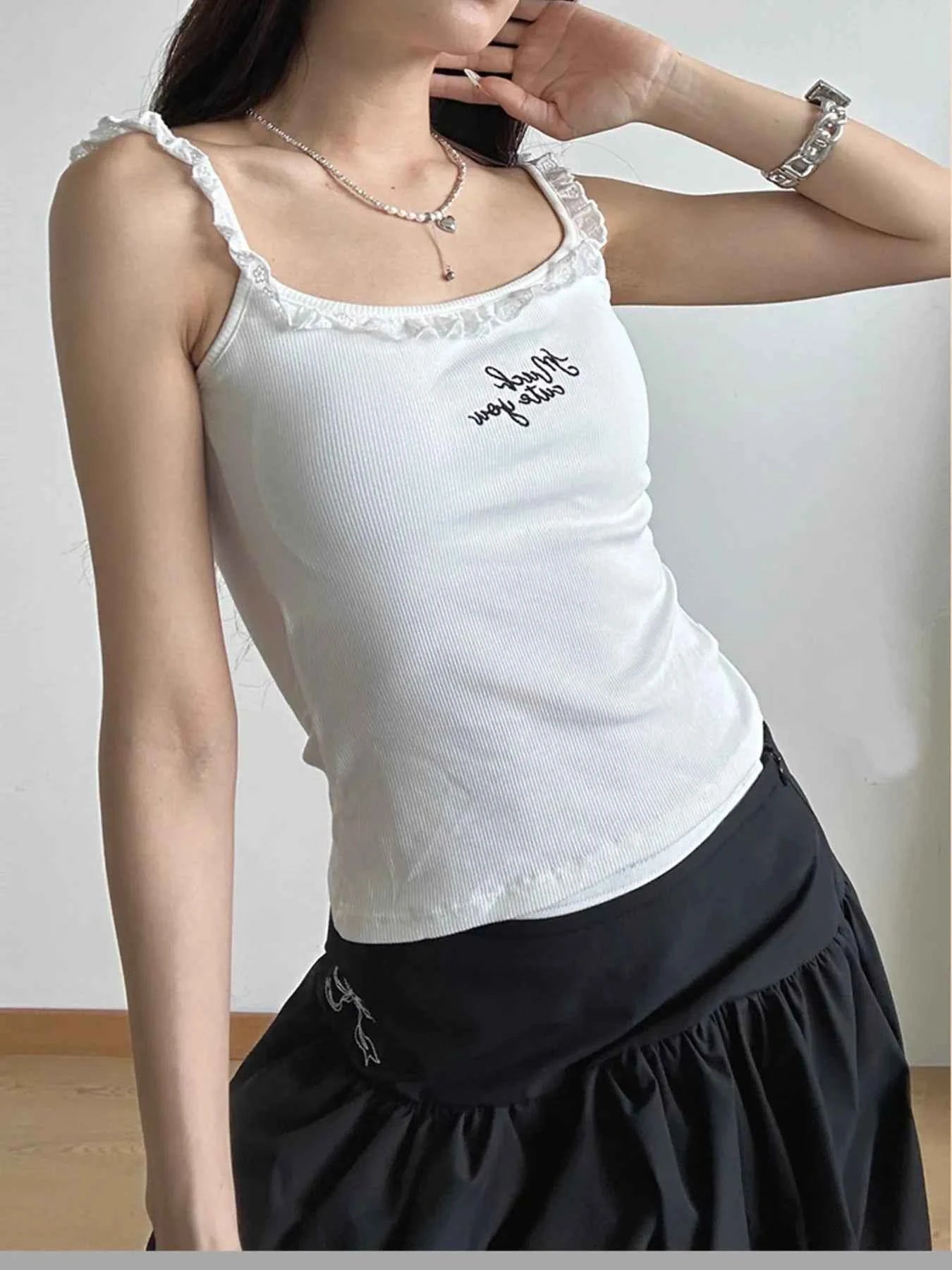 Lace Detail Scoop Neck Cami a5d27bb344fc4843969fd3a27e2f09b7-Max-Origin