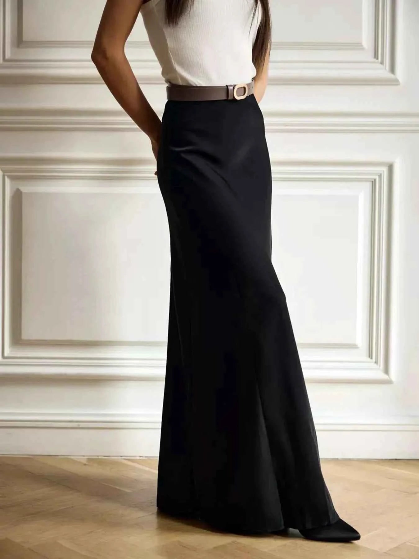 High-Waisted Maxi Skirt a616726f772c4b2c9e8223776075b1af-Max-Origin