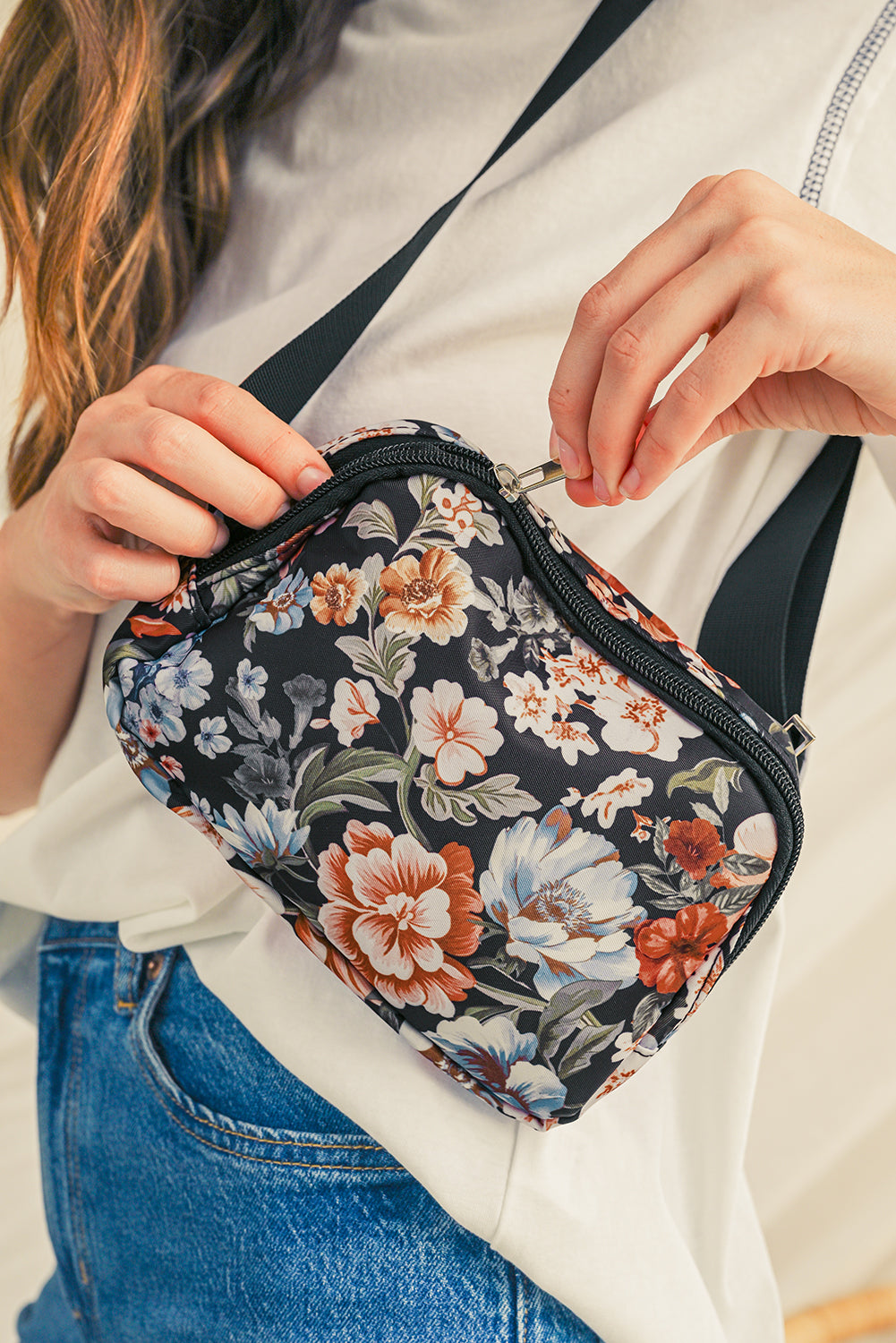 Black Floral Zipper Crossbody Bag a67a94633e96ba61