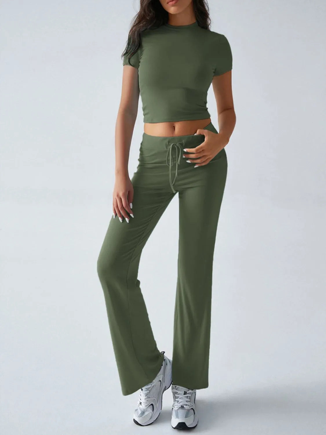 Round Neck Short Sleeve Top and Pants Set a6931129-b57b-44d3-b2f4-5786ec250978-Max-Origin