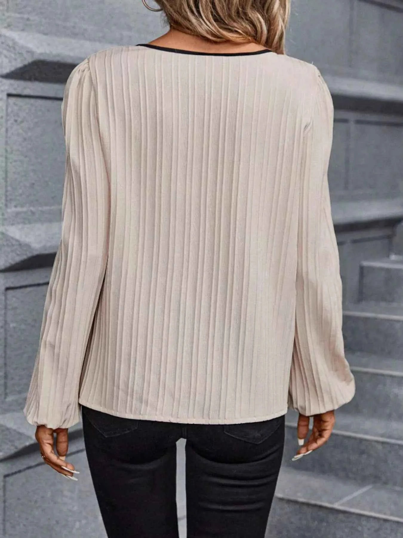 Textured Notched Long Sleeve Blouse a6a5e75911f445bfa051b6e8a49b7517-Max-Origin