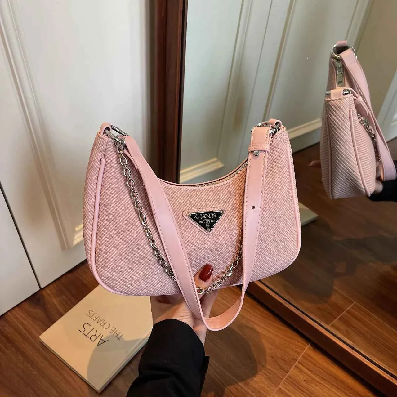 Chain Detail Shoulder Bag Pink onesize a6c31fe4d4714f1f872a2c2ee916d4fc-Max-Origin
