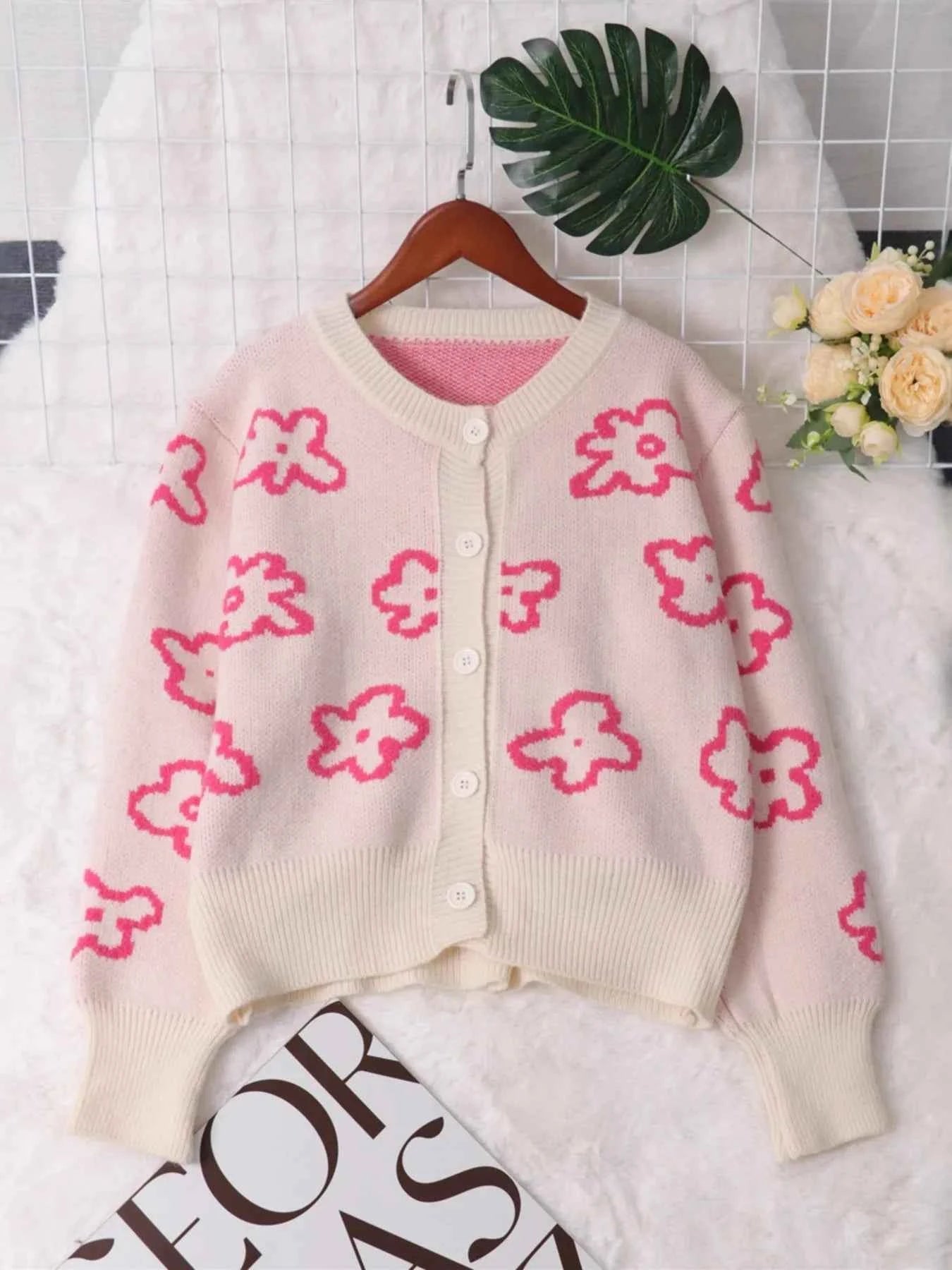 Floral Pattern Button-Up Cardigan a70e997a96f942199b40d73b10e1e91a-Max-Origin