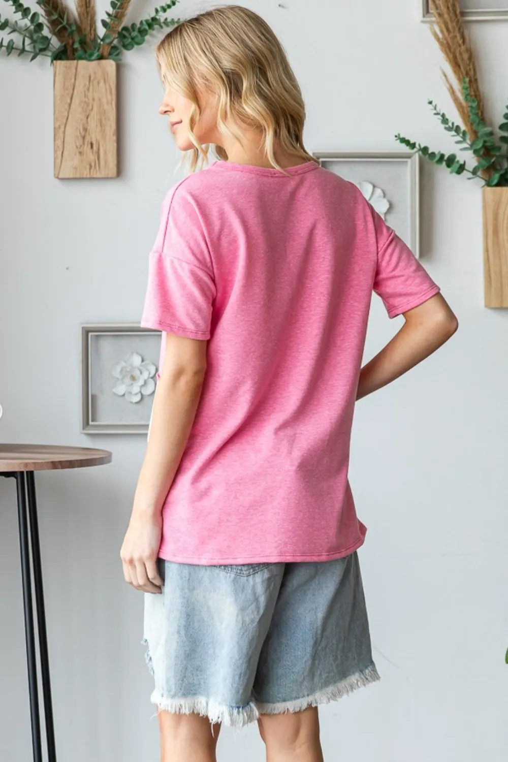 Full Size Color Block Exposed Seam T-Shirt a8b04df3-eb19-4729-a43c-d63cd96b527c-Max