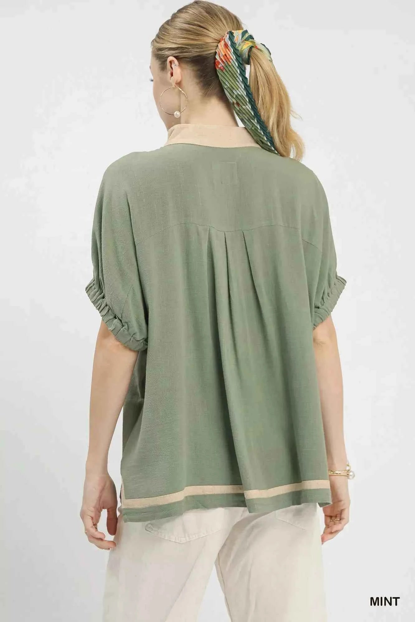 Umgee Linen Contrast Trim V-Neck Blouse a8cb304e-c231-4cff-b414-85cb19376b7d-Max-Origin