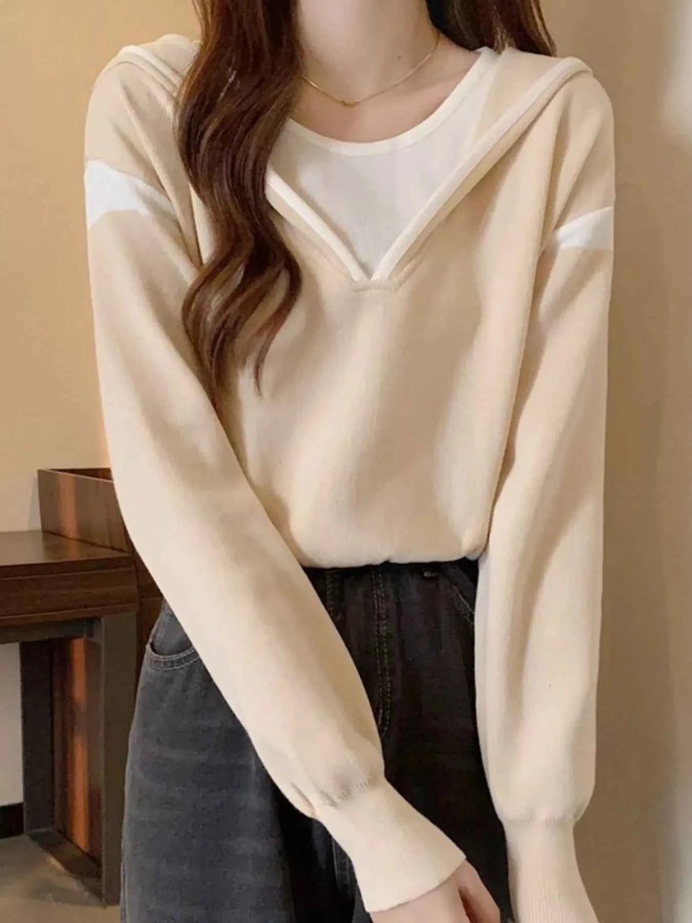 Contrast Trim Hooded Sweater a93def45-7493-4dd9-ab5f-f7c1ee614e22-Max-Origin