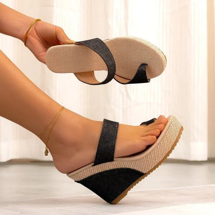 Toe Loop Wedge Sandals Black a993b8f5-bc16-46f9-875c-18e02aef4aa5-Max-Origin