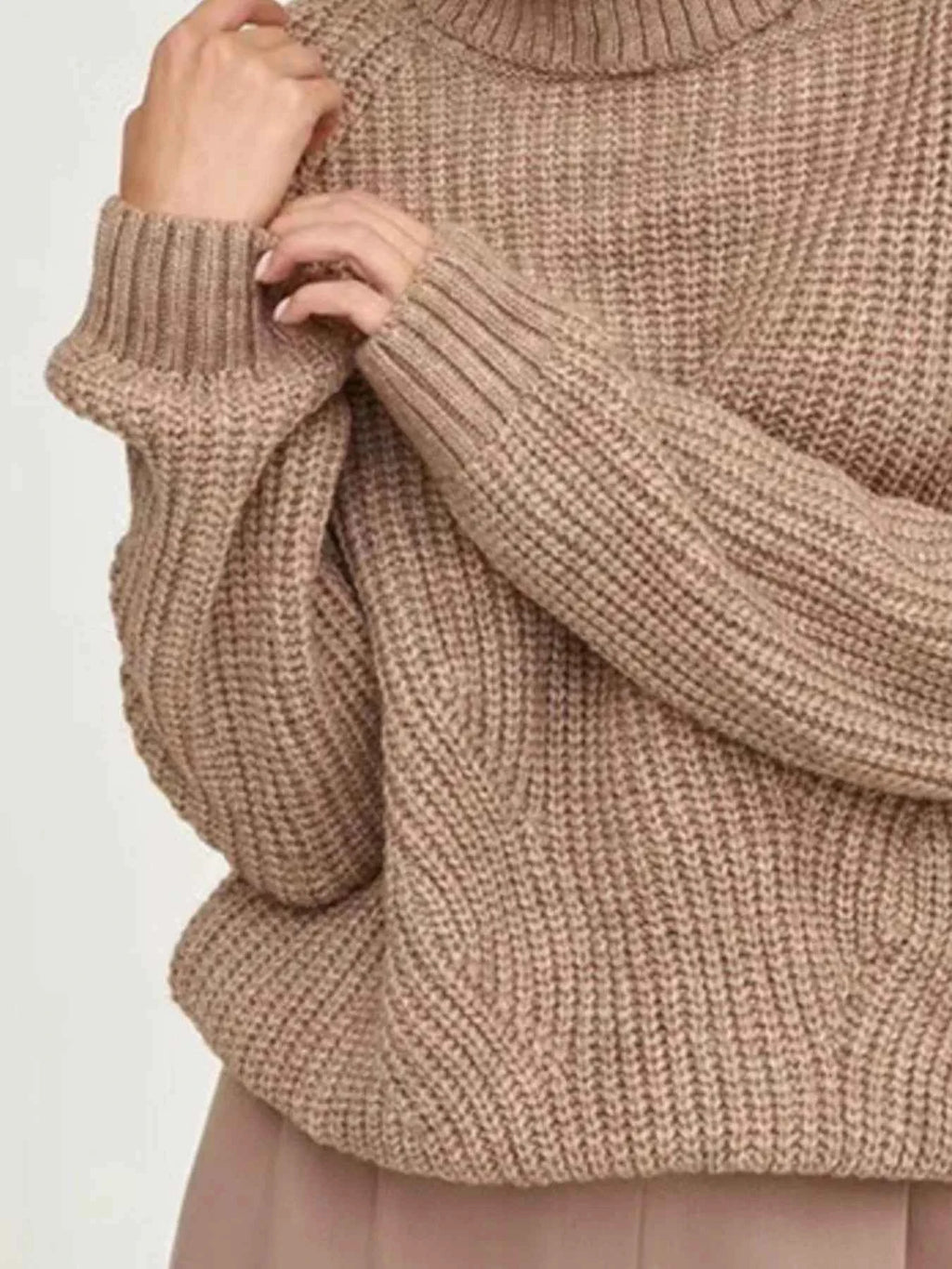 Turtleneck Long Sleeve Sweater aa047fc8-d728-4b66-b572-6e3810fdbd49-Max-Origin