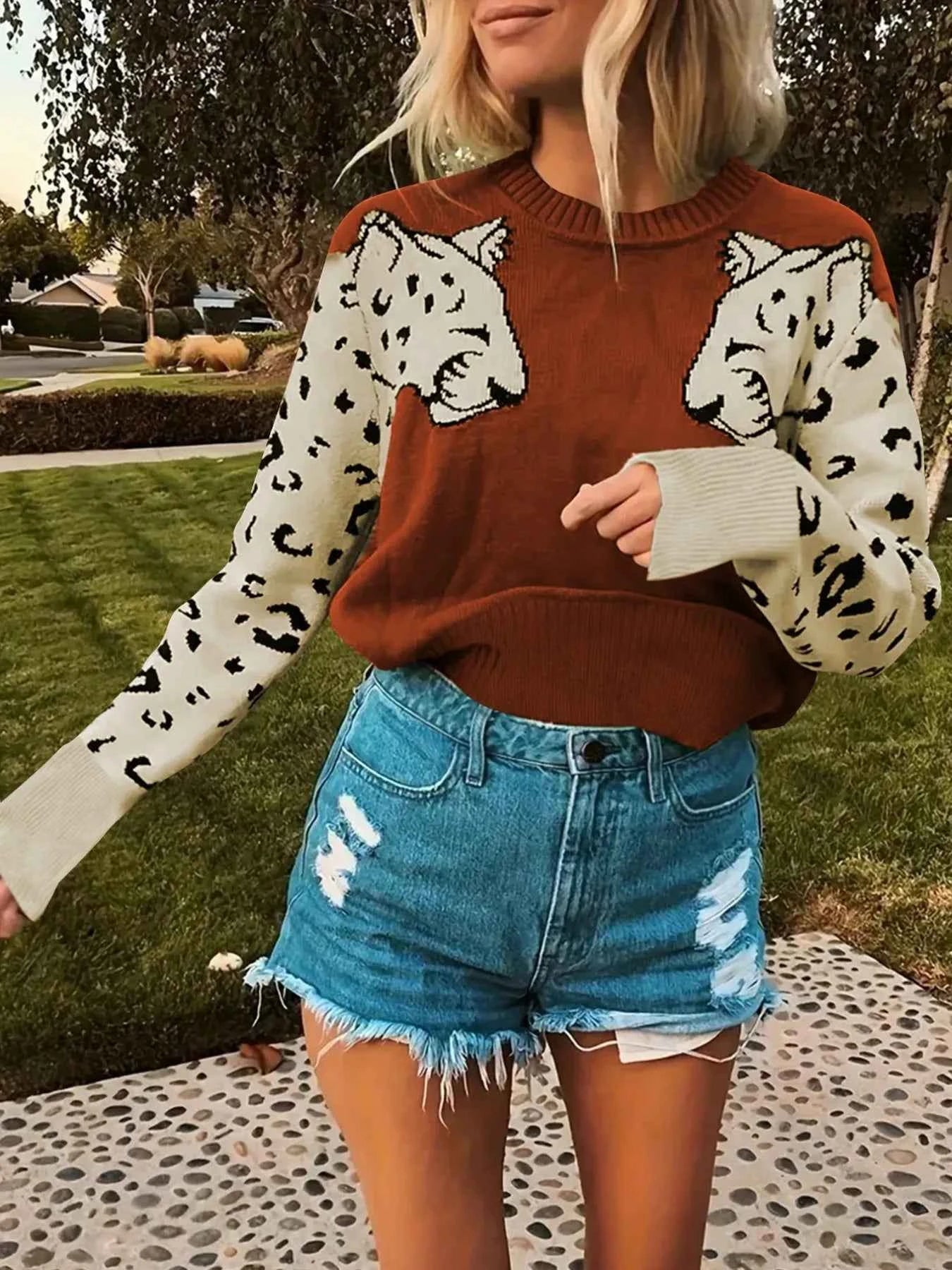 Leopard Round Neck Sweater Caramel aa05c45a-292c-4145-baa6-c78f93b2db21-Max-Origin