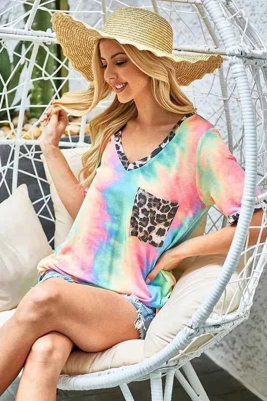 BiBi Tie Dye Print V Neck Top With Front Patch Pocket aa9d81e5a6314c8094e59bdedfd45dd3-Max-Origin