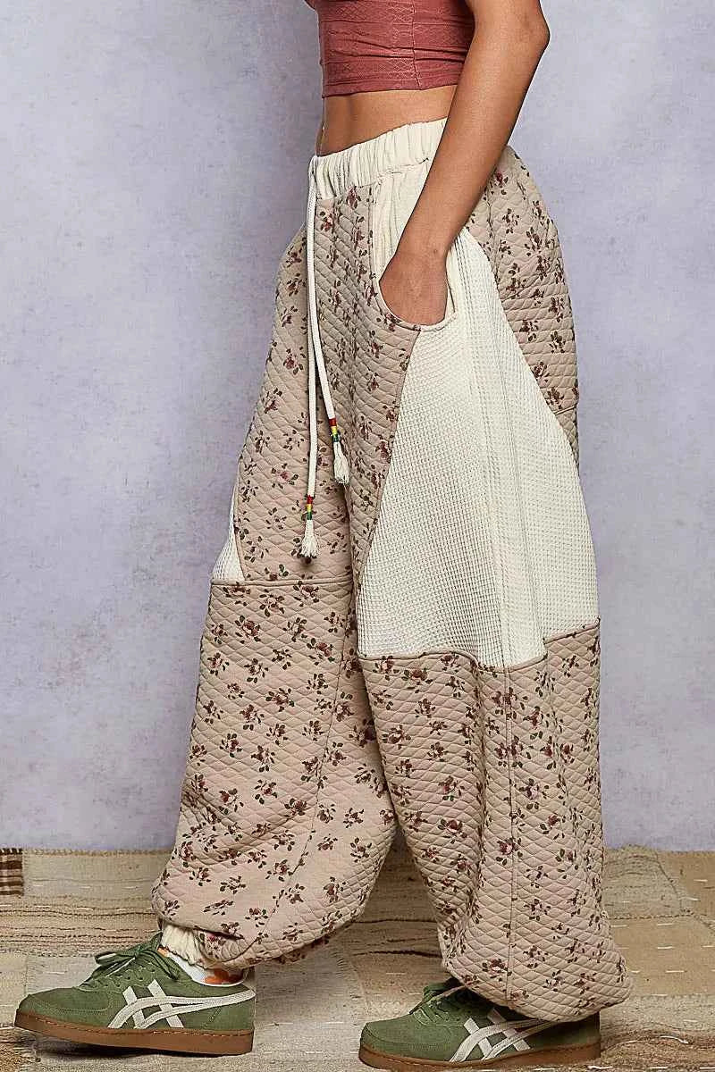 POL Drawstring Quilted Printed Knit Floral Pants with Double Gauze Patchwork aad5c675-4010-44e5-8c34-f82372287a7e-Max-Origin