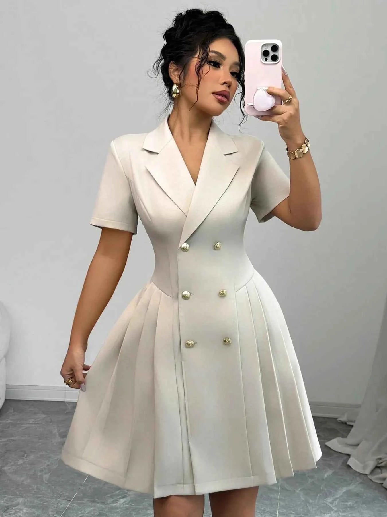 Double-Breasted Short Sleeve Dress Apricot ac23ff3baae54a84a623731db40fa283-Max-Origin